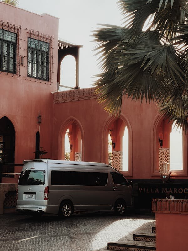 Location minibus 9 places : votre voyage, notre priorité !